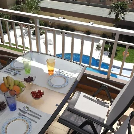 Palm Apartment, 1 Bedroom, Pool, Beautiful Garden, Parking Fuengirola