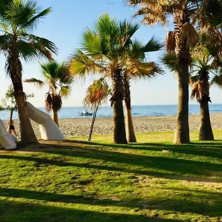 Palm Apartment, 1 Bedroom, Pool, Beautiful Garden, Parking Fuengirola