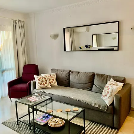 Apartment Palm Apartment, 1 Bedroom, Pool, Beautiful Garden, Parking *